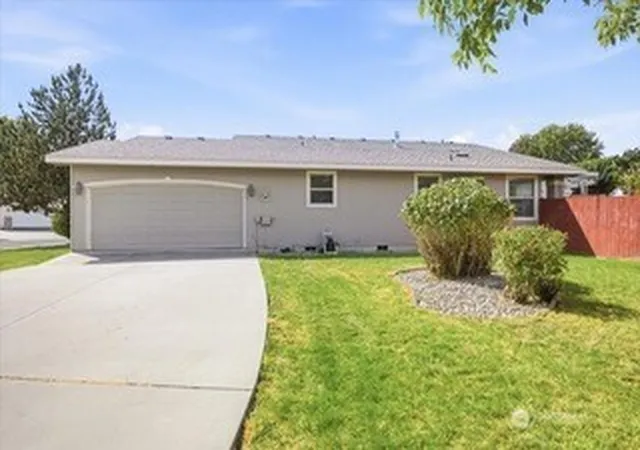 Photo 1 of Single family home for sale at 1906 W 22nd Avenue, Kennewick, WA 99337 | MLS# NWM2581693 | Listing updated on 2026-09-25