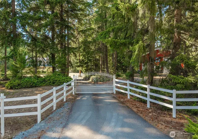 Photo 2 of Single family home for sale at 33910 36th Avenue S, Eatonville, WA 98328 | MLS# NWM2581700 | Listing updated on 2026-09-30