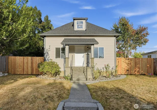 Photo 2 of Sale Pending at 5927 S Yakima, Tacoma, WA 98408 | MLS# NWM2581733 | Listing updated on 2026-09-29