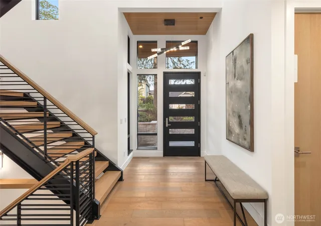 Photo 4 of Single family home for sale at 721 2nd Street S, Kirkland, WA 98033 | MLS# NWM2581739 | Listing updated on 2026-09-25