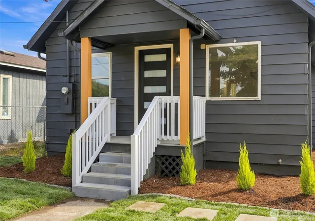 Photo 4 of Single family home for sale at 506 L St SE, Auburn, WA 98002 | MLS# NWM2581749 | Listing updated on 2026-09-25