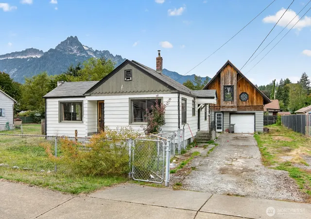 Single family home for sale at 755 Sauk Ave, Darrington, WA 98241 | MLS# NWM2581750