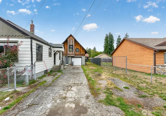 Photo 1 of Single family home for sale at 755 Sauk Ave, Darrington, WA 98241 | MLS# NWM2581750 | Listing updated on 2026-10-06