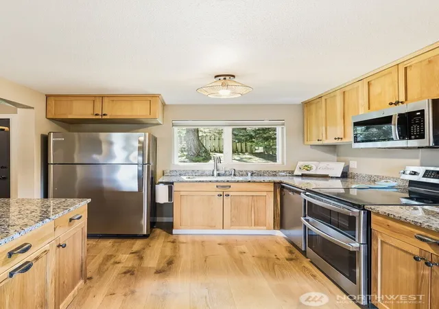 Photo 4 of Condo for sale at 22105 66th Avenue W #1C, Mountlake Terrace, WA 98043 | MLS# NWM2581771 | Listing updated on 2026-09-22