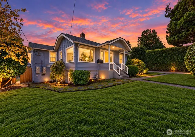 Photo 1 of Single family home for sale at 2907 Sw 2909 Cloverdale St, Seattle, WA 98126 | MLS# NWM2581774 | Listing updated on 2026-10-02