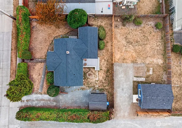 Photo 2 of Single family home for sale at 2907 Sw 2909 Cloverdale St, Seattle, WA 98126 | MLS# NWM2581774 | Listing updated on 2026-10-02