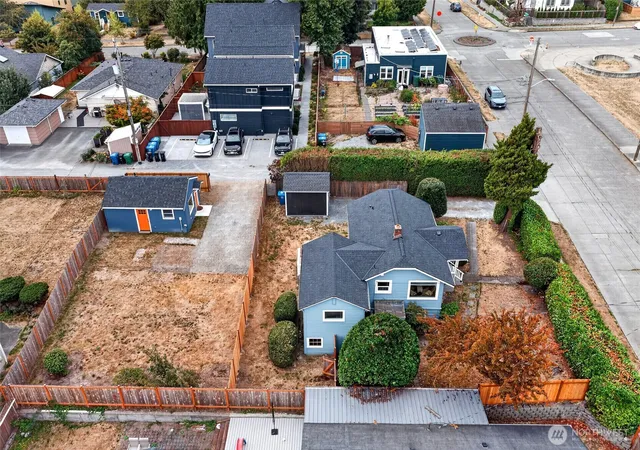 Photo 3 of Single family home for sale at 2907 Sw 2909 Cloverdale St, Seattle, WA 98126 | MLS# NWM2581774 | Listing updated on 2026-10-02