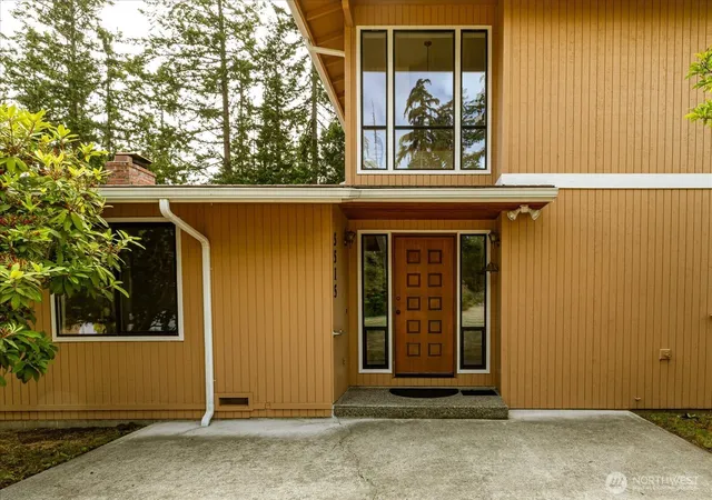 Photo 3 of Single family home for sale at 5531 Mutiny Bay Rd, Freeland, WA 98249 | MLS# NWM2581776 | Listing updated on 2026-09-24