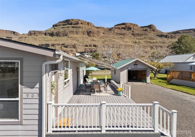 Photo 3 of Manufactured home for sale at 905 Hunter Ave Sw, Quincy, WA 98848 | MLS# NWM2581793 | Listing updated on 2026-09-26