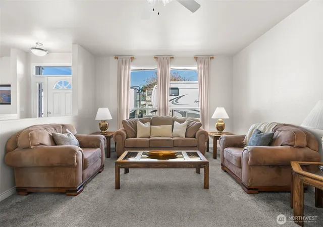 Photo 3 of Manufactured home for sale at 905 Hunter Ave SW, Quincy, WA 98848 | MLS# NWM2581793 | Listing updated on 2026-09-26