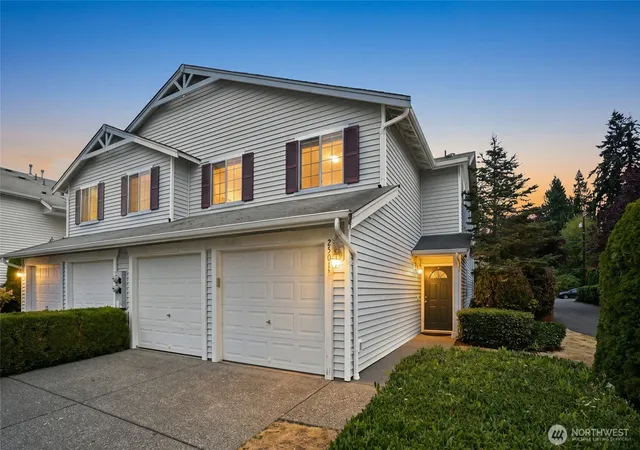 Townhouse for sale at 2501 123rd Place SW #B, Everett, WA 98204 | MLS# NWM2581794