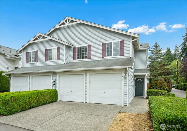 Townhouse for sale at 2501 123rd Place SW #B, Everett, WA 98204 | MLS# NWM2581794