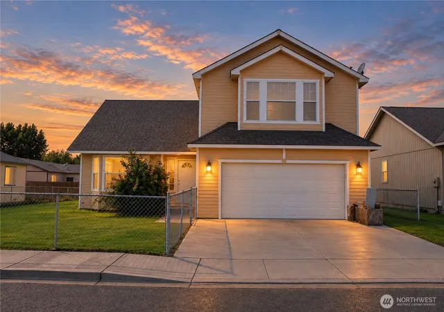 Photo 1 of Single family home for sale at 1705 Guernsey St, Sunnyside, WA 98944 | MLS# NWM2581798 | Listing updated on 2026-09-23
