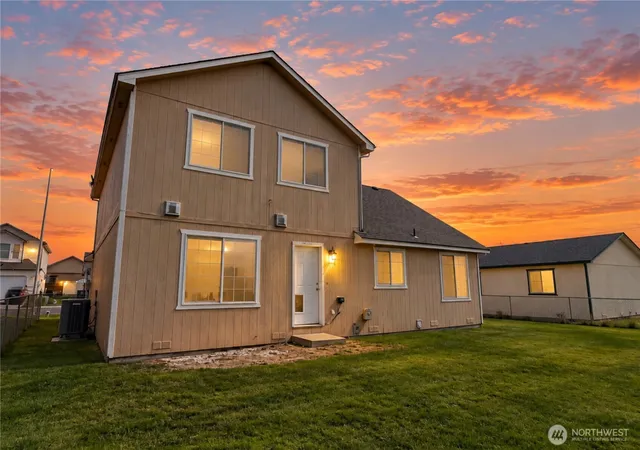 Photo 38 of Single family home for sale at 1705 Guernsey St, Sunnyside, WA 98944 | MLS# NWM2581798 | Listing updated on 2026-10-21