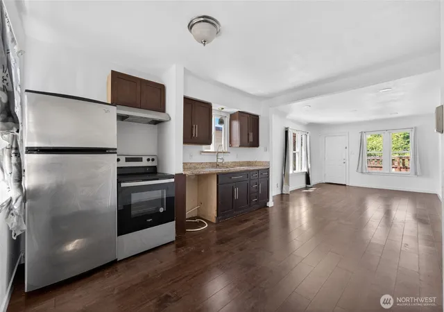 Photo 3 of Single family home for sale at 110 Lincoln Ave, Kent, WA 98032 | MLS# NWM2581811 | Listing updated on 2026-09-18