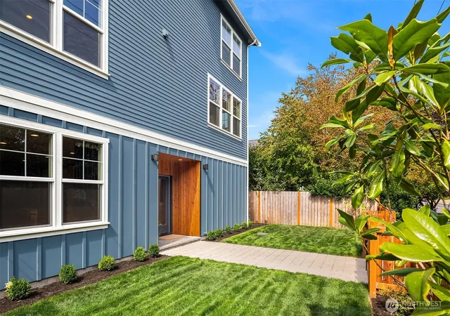 Photo 3 of Single family home for sale at 3639 34th Avenue W, Seattle, WA 98199 | MLS# NWM2581817 | Listing updated on 2026-09-24