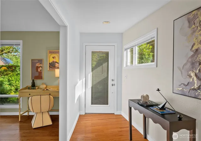 Photo 3 of Single family home for sale at 2537 Ne 97th Street, Seattle, WA 98115 | MLS# NWM2581824 | Listing updated on 2026-10-01
