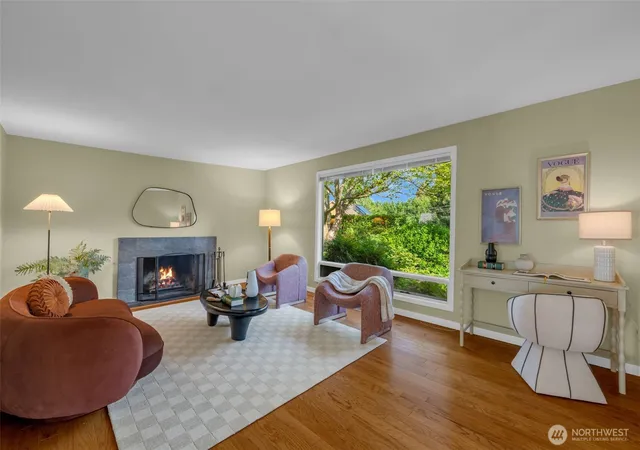 Photo 4 of Single family home for sale at 2537 NE 97th Street, Seattle, WA 98115 | MLS# NWM2581824 | Listing updated on 2026-10-01