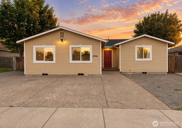 Photo 1 of Single family home for sale at 1906 N Yew St, Ellensburg, WA 98926 | MLS# NWM2581831 | Listing updated on 2026-09-25
