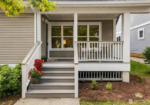 Photo 3 of Sale Pending at 6735 Shaffer Ave S, Seattle, WA 98108 | MLS# NWM2581832 | Listing updated on 2026-09-25