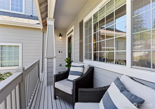 Photo 3 of Single family home for sale at 4125 Ne 27th Place, Renton, WA 98059 | MLS# NWM2581838 | Listing updated on 2026-09-30