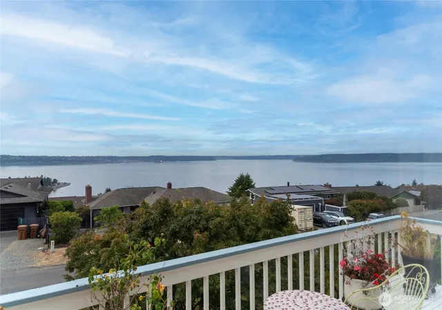 Photo 2 of Single family home for sale at 5815 Frances Ave Ne, Tacoma, WA 98422 | MLS# NWM2581847 | Listing updated on 2026-09-22