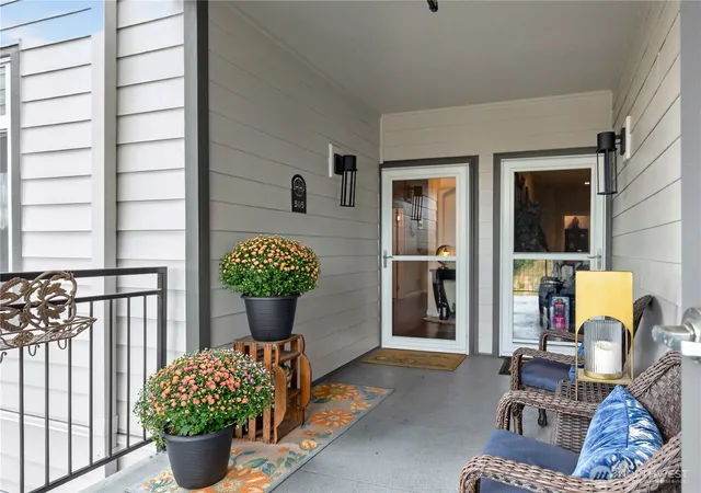 Photo 4 of Condo for sale at 320 E 32nd Street #505, Tacoma, WA 98404 | MLS# NWM2581855 | Listing updated on 2026-09-27
