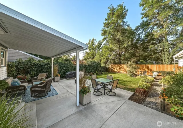 Photo 4 of Single family home for sale at 380 S 1st Avenue, Walla Walla, WA 99362 | MLS# NWM2581863 | Listing updated on 2026-09-24