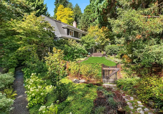 Photo 2 of Sale Pending at 3816 E Spring St, Seattle, WA 98122 | MLS# NWM2581865 | Listing updated on 2026-09-23