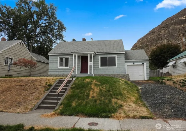 Photo 1 of Single family home for sale at 308 Stevens Ave, Coulee Dam, WA 99116 | MLS# NWM2581873 | Listing updated on 2026-09-22
