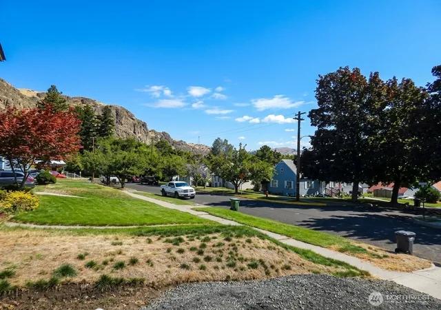 Photo 2 of Single family home for sale at 308 Stevens Ave, Coulee Dam, WA 99116 | MLS# NWM2581873 | Listing updated on 2026-09-22