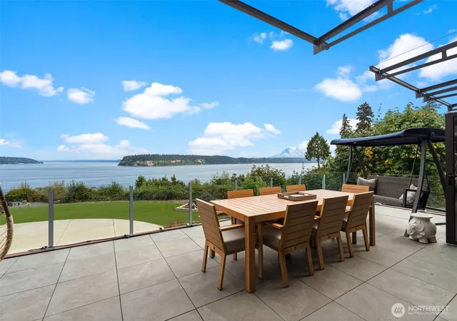 Photo 2 of Single family home for sale at 6729 Cascade Ave, Gig Harbor, WA 98335 | MLS# NWM2581876 | Listing updated on 2026-10-01