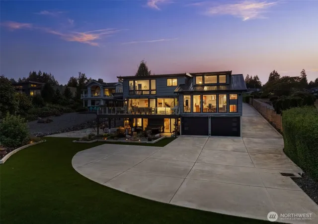 Photo 3 of Single family home for sale at 6729 Cascade Ave, Gig Harbor, WA 98335 | MLS# NWM2581876 | Listing updated on 2026-10-01