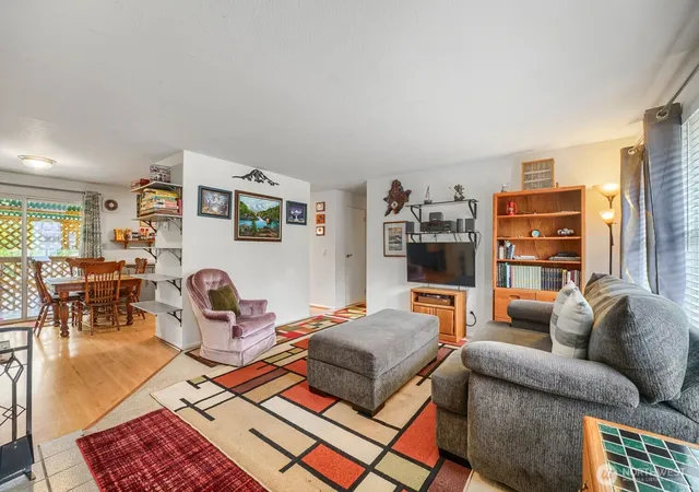 Photo 3 of Single family home for sale at 17415 128 Avenue SE, Renton, WA 98058 | MLS# NWM2581878 | Listing updated on 2026-09-23