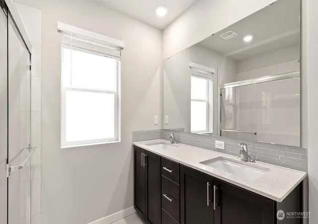 Photo 4 of Condo for sale at 13828 11th Place W, Lynnwood, WA 98087 | MLS# NWM2581879 | Listing updated on 2026-10-02