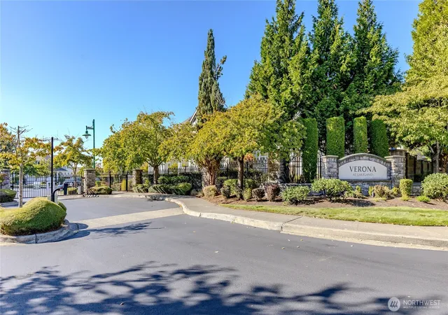 Photo 2 of Single family home for sale at 6530 Se Montevista Dr, Auburn, WA 98092 | MLS# NWM2581880 | Listing updated on 2026-09-29