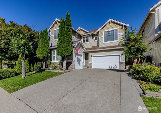 Photo 3 of Single family home for sale at 6530 Se Montevista Dr, Auburn, WA 98092 | MLS# NWM2581880 | Listing updated on 2026-09-29