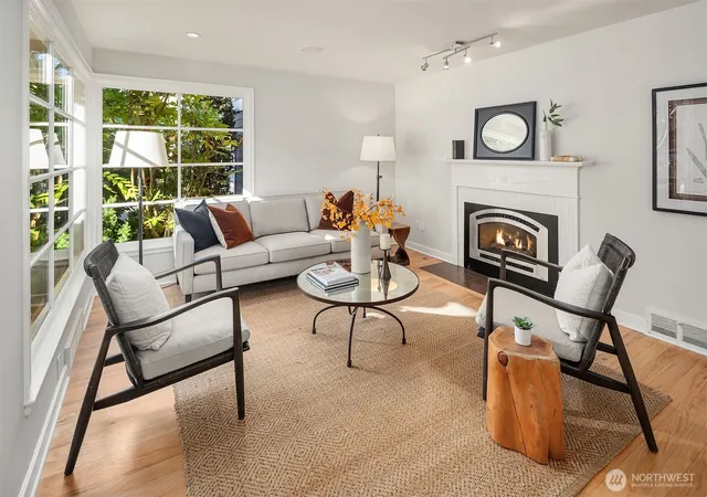 Photo 4 of Single family home for sale at 6818 49th Avenue NE, Seattle, WA 98115 | MLS# NWM2581882 | Listing updated on 2026-10-11