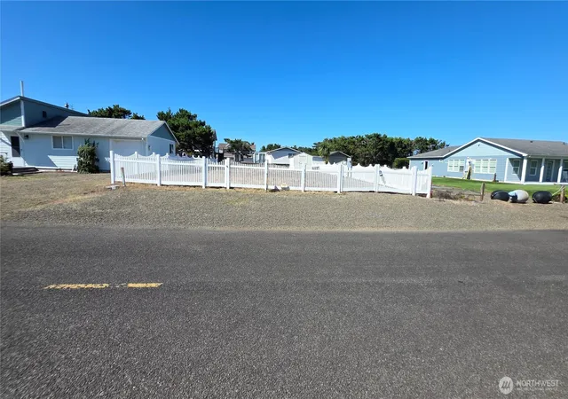 Photo 4 of Sale Pending at 35211 G St, Ocean Park, WA 98640 | MLS# NWM2581885 | Listing updated on 2026-09-29