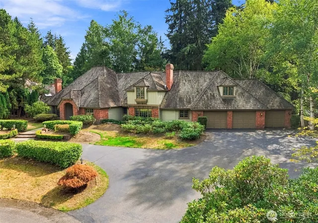 Photo 2 of Single family home for sale at 21715 Ne 105th Place, Redmond, WA 98053 | MLS# NWM2581902 | Listing updated on 2026-09-27