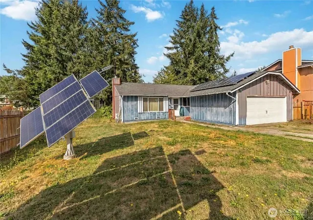 Photo 3 of Sale Pending at 23213 116th Avenue SE, Kent, WA 98031 | MLS# NWM2581915 | Listing updated on 2026-09-30