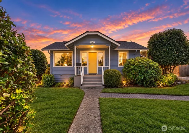 Photo 1 of Single family home for sale at 2907 Sw Cloverdale St, Seattle, WA 98126 | MLS# NWM2581934 | Listing updated on 2026-09-23