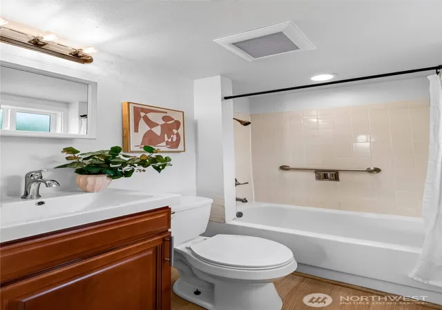 Photo 4 of Single family home for sale at 2907 SW Cloverdale St, Seattle, WA 98126 | MLS# NWM2581934 | Listing updated on 2026-09-23