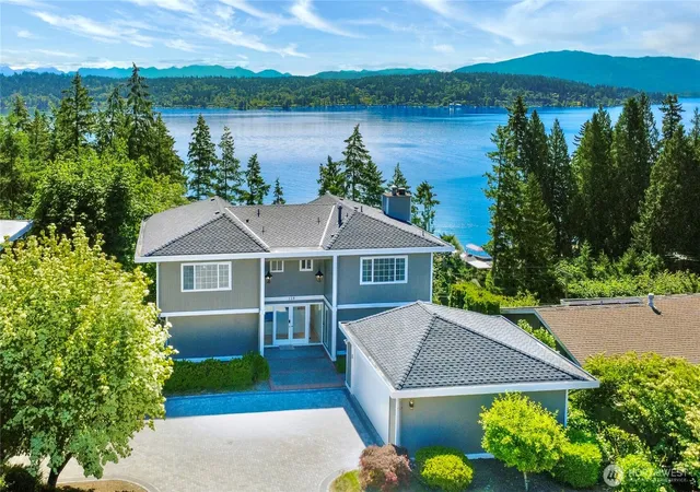 Photo 3 of Single family home for sale at 110 174th Place NE, Bellevue, WA 98008 | MLS# NWM2581935 | Listing updated on 2026-10-03