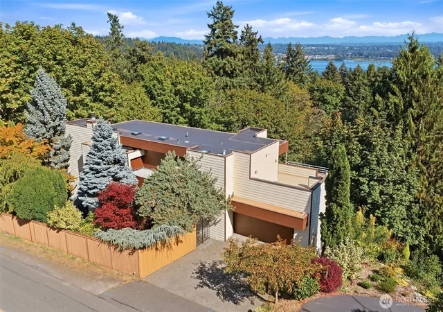 Photo 4 of Single family home for sale at 16328 35th Avenue NE, Lake Forest Park, WA 98155 | MLS# NWM2581940 | Listing updated on 2026-09-29