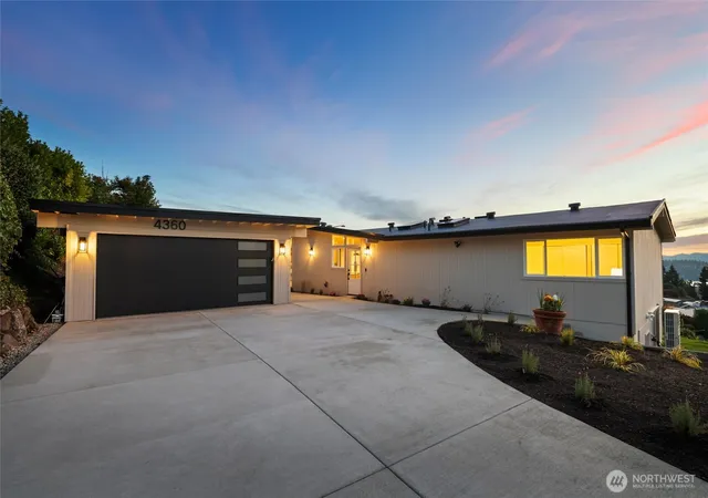 Photo 2 of Single family home for sale at 4360 Somerset Blvd Se, Bellevue, WA 98006 | MLS# NWM2581941 | Listing updated on 2026-10-02
