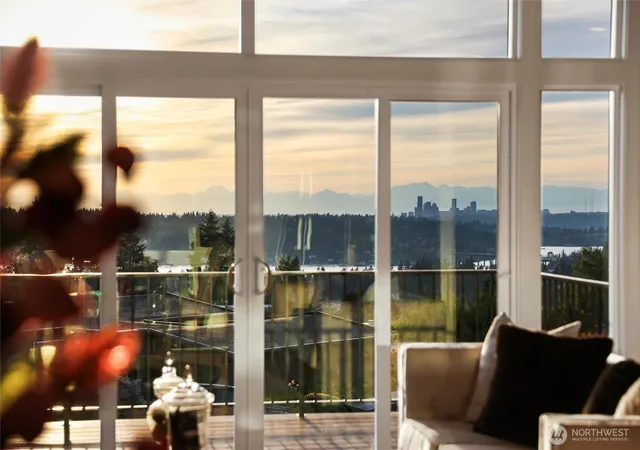 Photo 4 of Single family home for sale at 4360 Somerset Blvd SE, Bellevue, WA 98006 | MLS# NWM2581941 | Listing updated on 2026-10-02