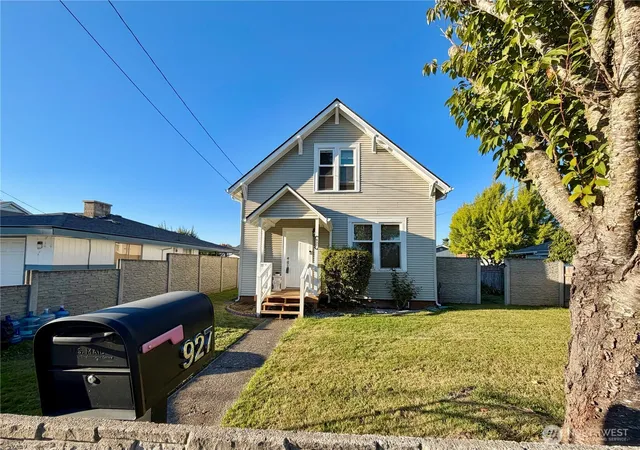Photo 1 of Single family home for sale at 927 7th Avenue Sw, Puyallup, WA 98371 | MLS# NWM2581942 | Listing updated on 2026-09-25