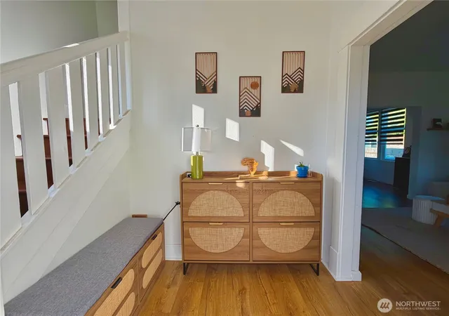 Photo 3 of Single family home for sale at 927 7th Avenue Sw, Puyallup, WA 98371 | MLS# NWM2581942 | Listing updated on 2026-09-25