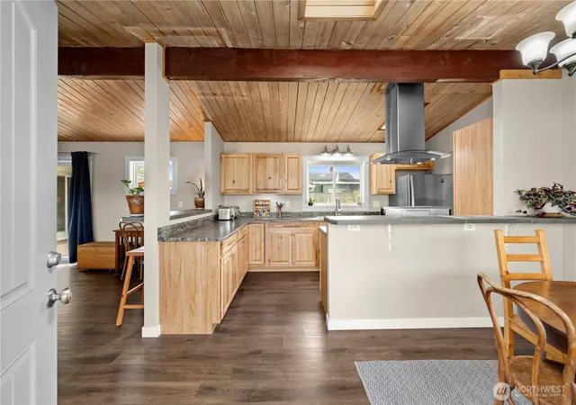 Photo 4 of Single family home for sale at 1418 Hillcrest Pkwy, Mount Vernon, WA 98274 | MLS# NWM2581949 | Listing updated on 2026-09-24